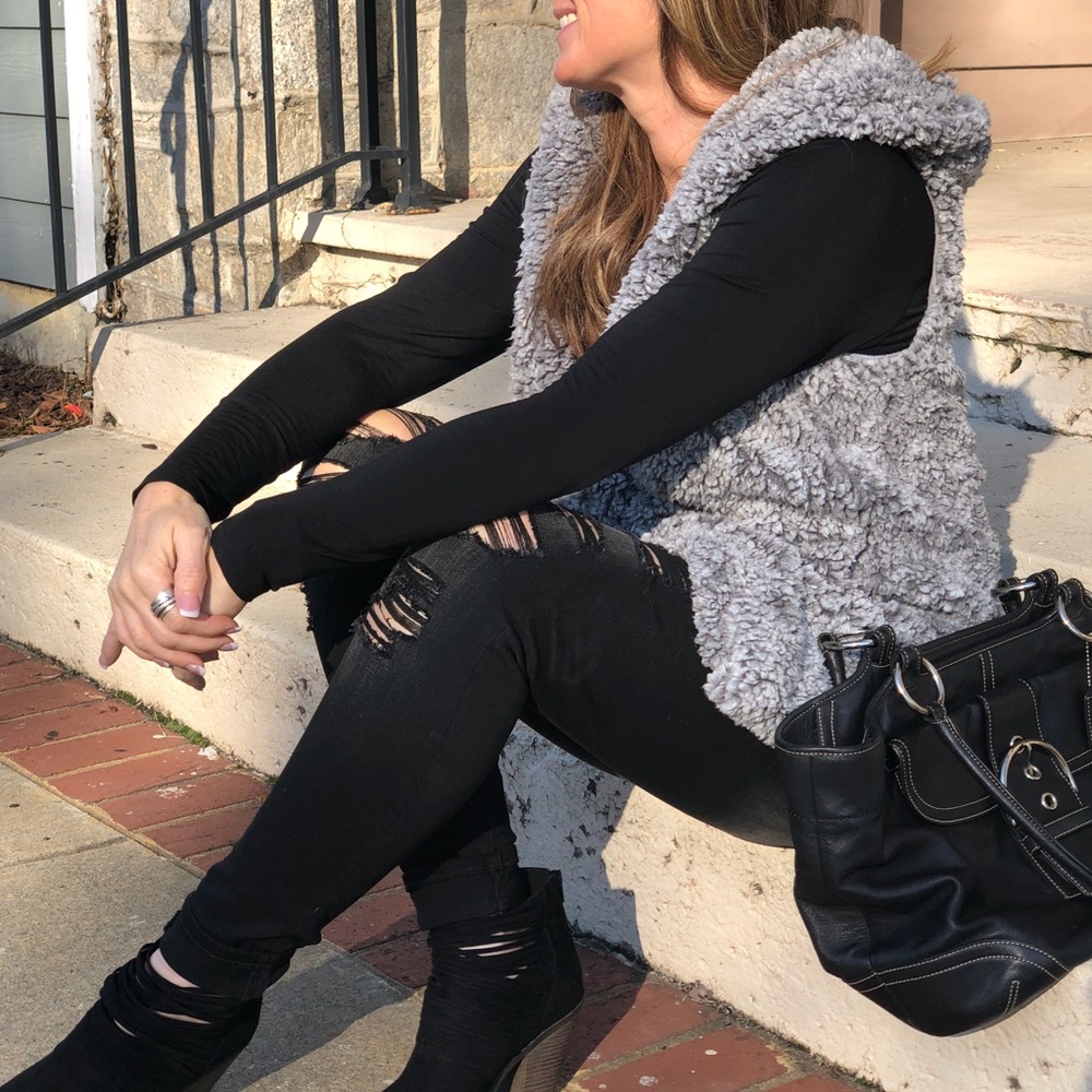 Yummy & Cozy!!  Grey Two-Tone Sherpa Hooded Vest - Picture 5 of 8
